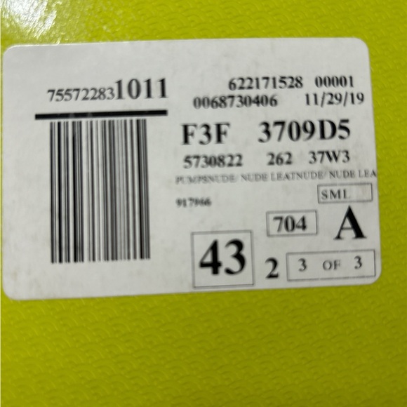 Ted Baker London Izibeli Heels with Box - Picture 9 of 9